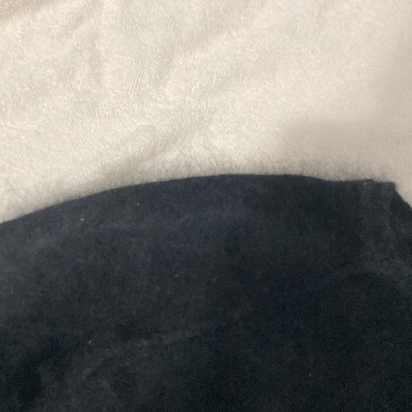 Extremely fluffy black crew neck - Picture 4 of 4